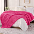 L'AGRATY Chunky Knit Throw Blanket by LAGRATY