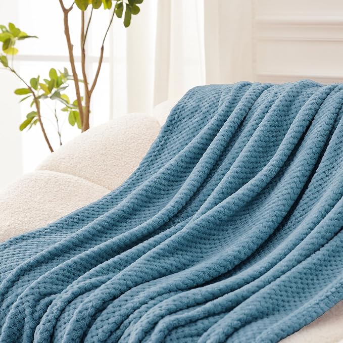 Exclusivo Mezcla Large Waffle Fleece Throw Blanket - Image 3