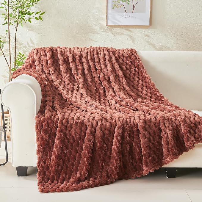 NEWCOSPLAY Fleece Clouds Cozy King Blanket - Image 9