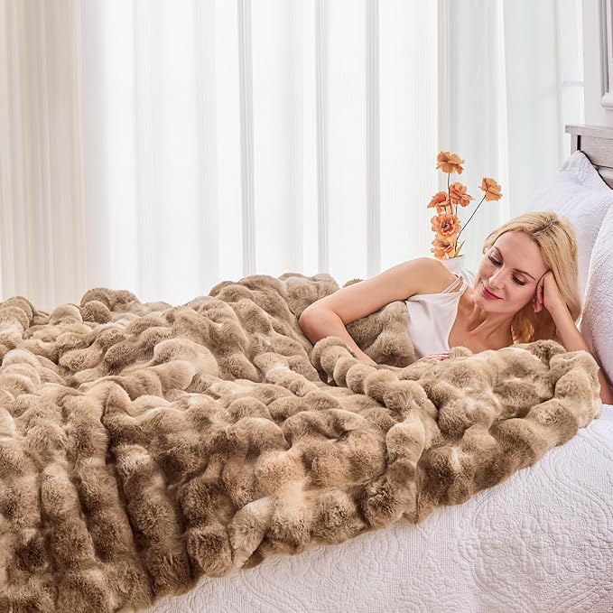 BENVWE Fluffy Faux Fur Throw Blanket - Image 8