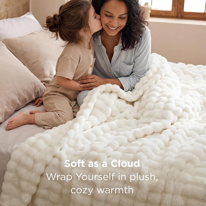 Bedsure 3D Bubble King Size Blanket - Image 2