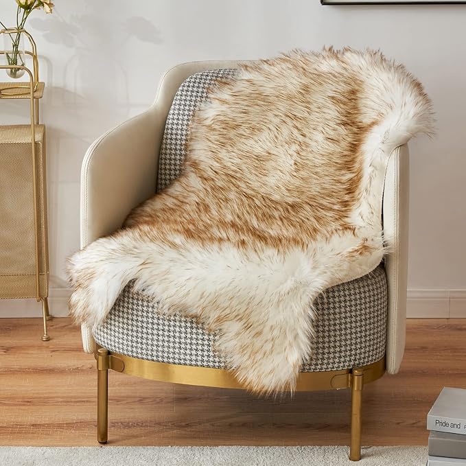 MIULEE Fluffy Area Rug 2x3 ft Faux Fur Sheepskin Rug by MIULEE