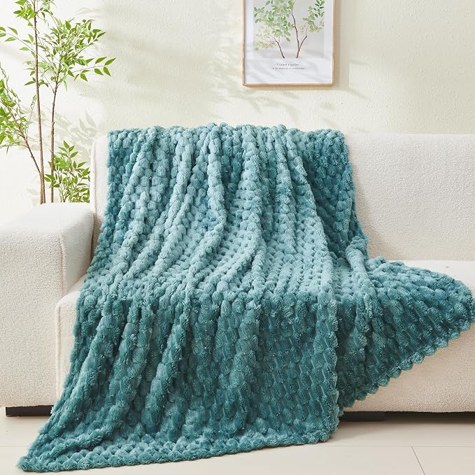 NEWCOSPLAY Fleece Clouds Cozy Queen Blanket - Image 7