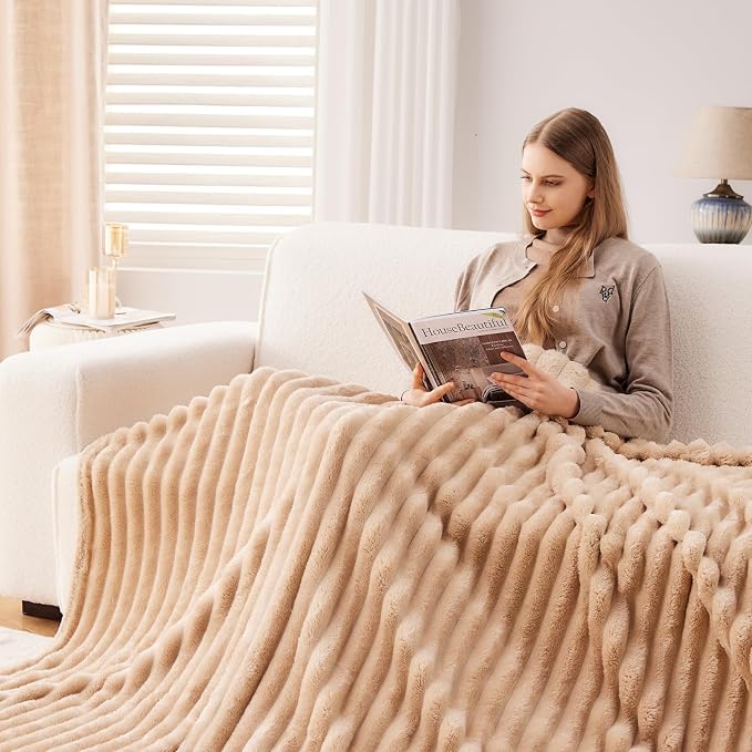 NEWCOSPLAY Fleece Ribbed Cozy Queen Blanket - Image 4