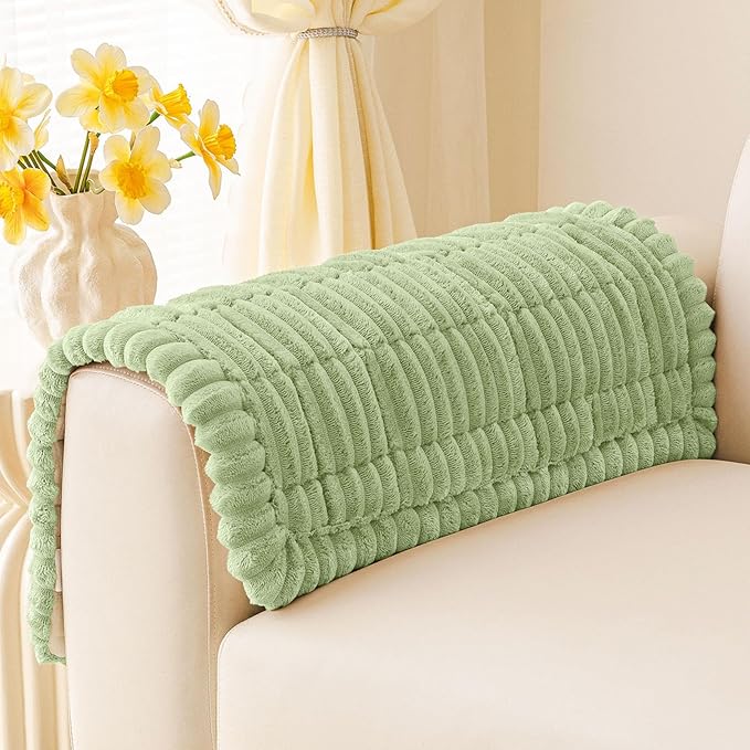 Couch Cover for Dogs, Washable Non Slip Plush Flannel Sofa Protector | Thick by hyha