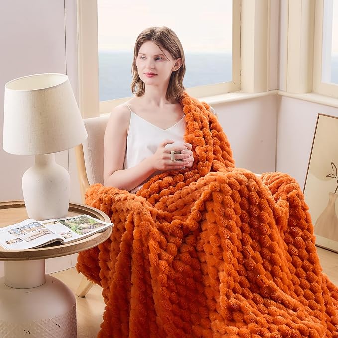 NEWCOSPLAY Fleece Clouds Cozy King Blanket - Image 4