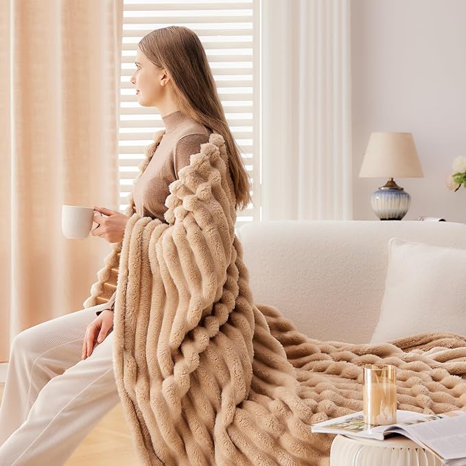 NEWCOSPLAY Fleece Ribbed Cozy King Blanket - Image 6