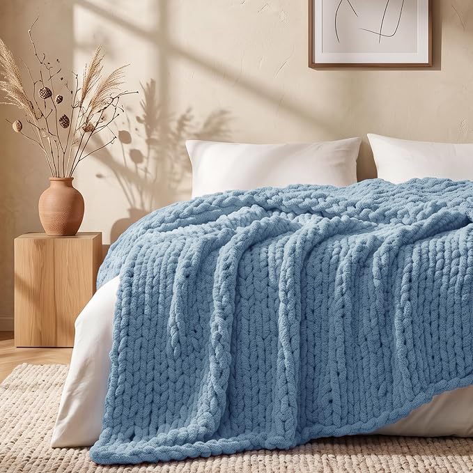 L'AGRATY Chunky Knit Throw Blanket - Image 8