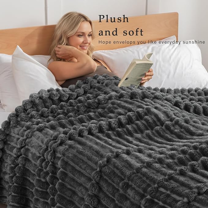 Exclusivo Mezcla Striped Queen Size Fleece Blanket - Image 2