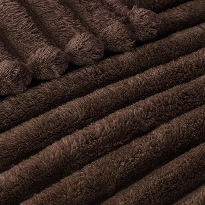Exclusivo Mezcla Striped King Size Fleece Blanket - Image 4