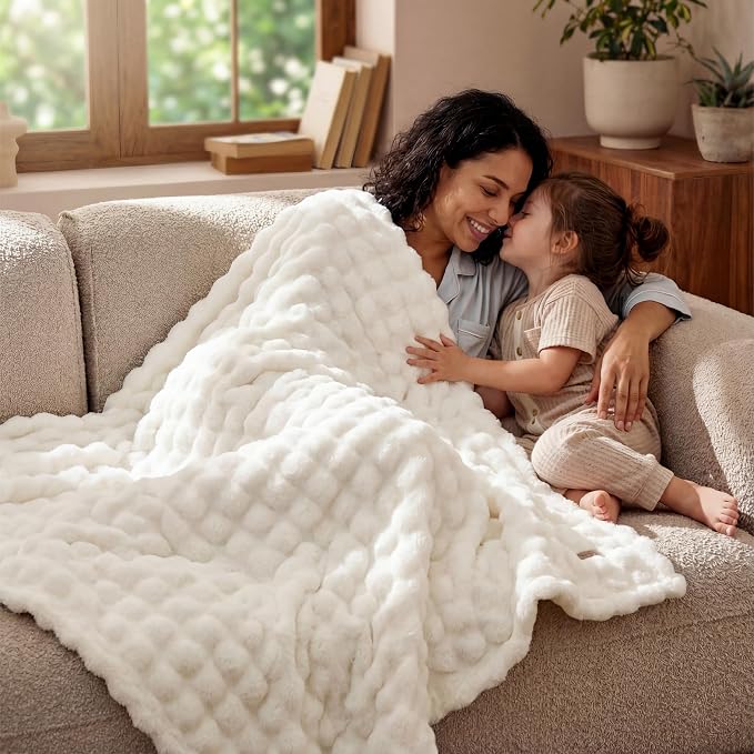 Bedsure White Twin XL Blankets for Bed - Image 9