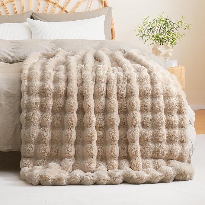 BENVWE Faux Fur Throw Blanket for Couch Bed - Image 8