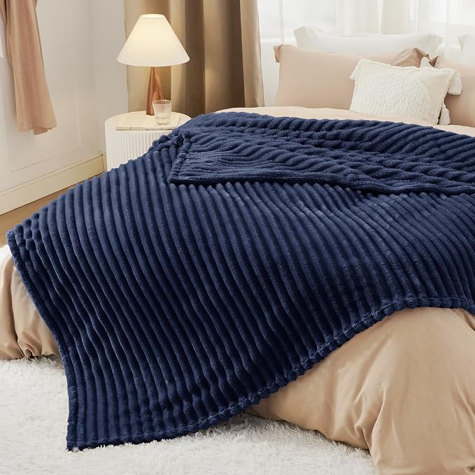 Bedsure Full Size Fleece Blankets - Image 7