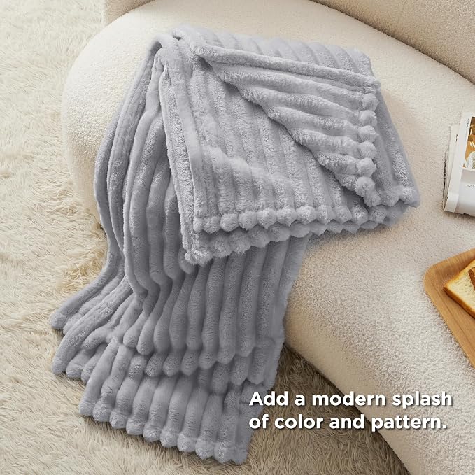 Bedsure Soft Light Grey Throw Blanket - Image 6