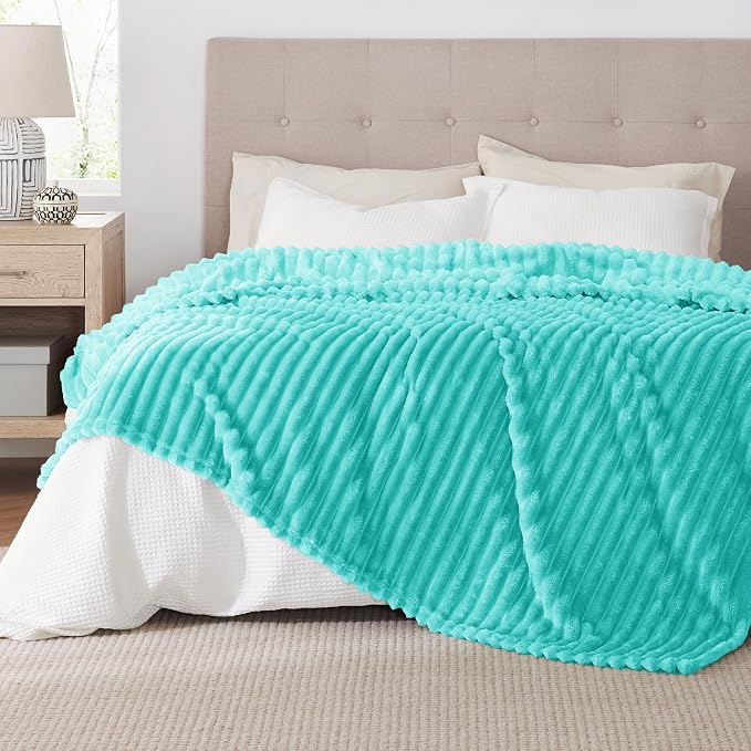 Bedsure Soft Full Size Fleece Blankets - Image 6