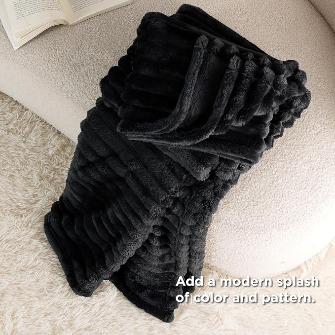 Bedsure Soft Black Throw Blanket - Image 7