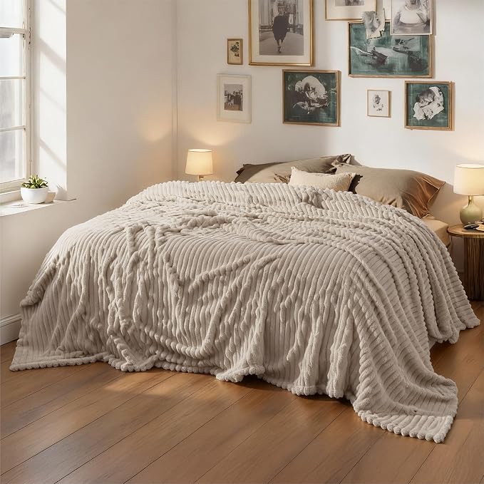 Bedsure Extra Soft Large Fleece Blanket - Image 7