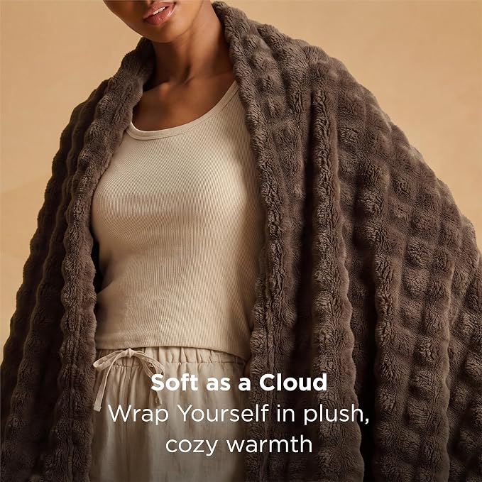 Bedsure 3D Fleece Bubble Blanket - Image 2