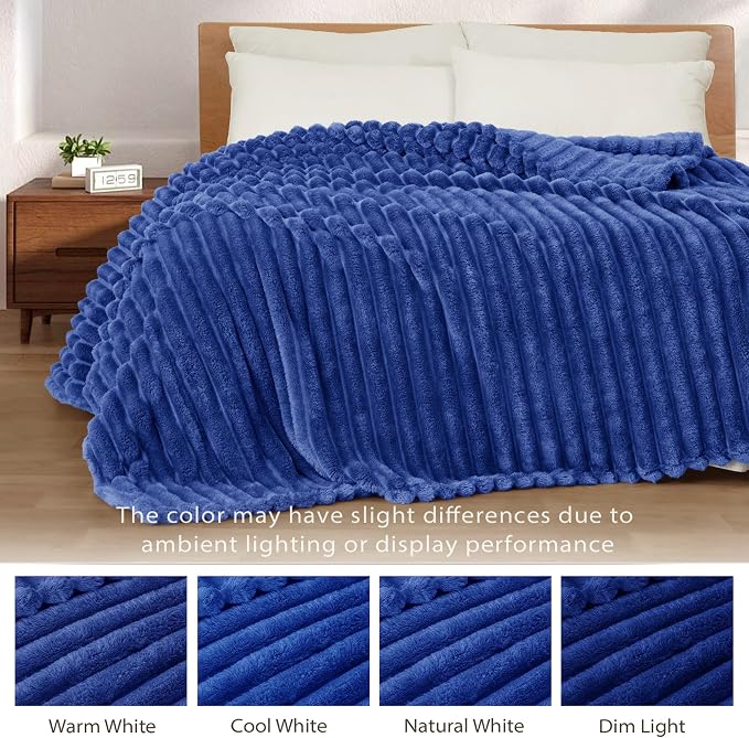 Exclusivo Mezcla Striped Fleece Throw Blanket - Image 3