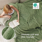 Bedsure Soft Full Size Fleece Blankets - Image 4