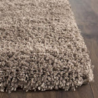 SAFAVIEH Area Rug 4x6 - Image 5