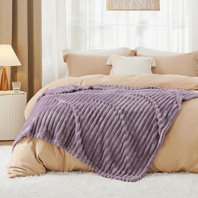 Bedsure Soft Light Purple Throw Blanket - Image 8