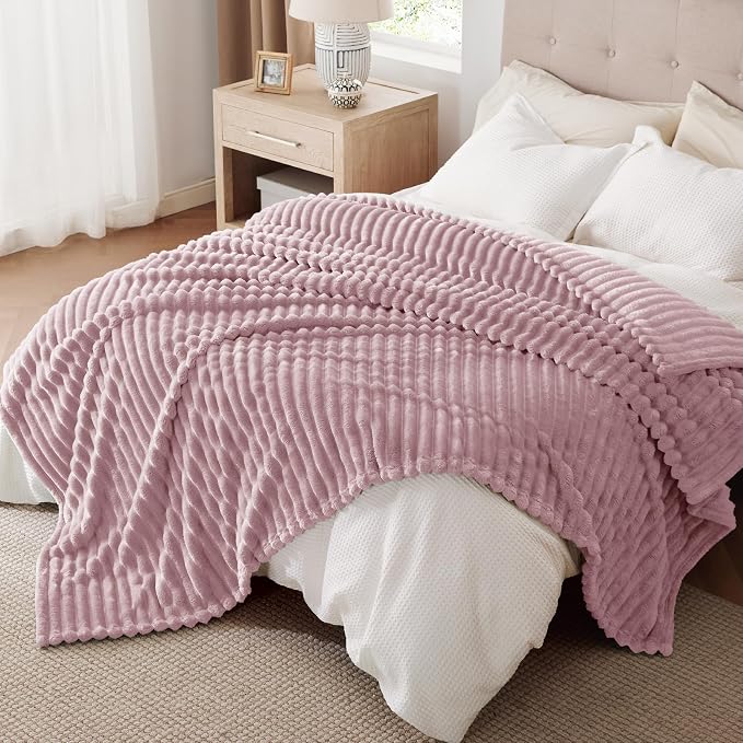 Bedsure Soft Full Size Fleece Blankets - Image 9