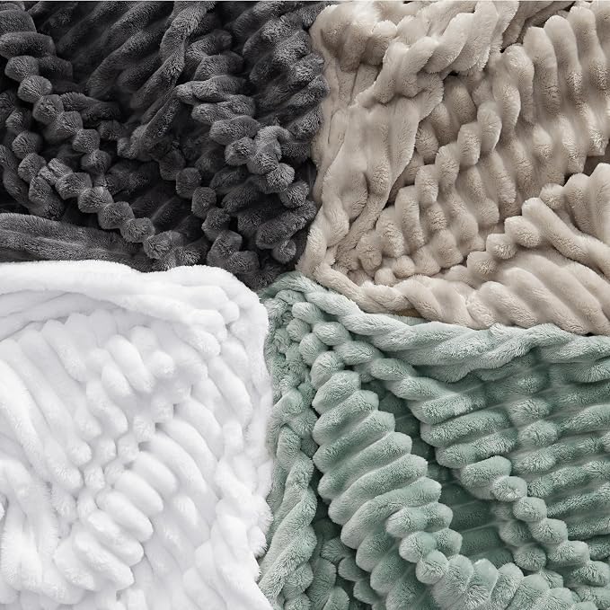 Bedsure Full Size Fleece Blankets - Image 7