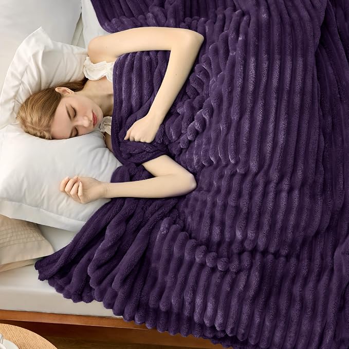 Bedsure Soft Queen Size Blanket - Image 4