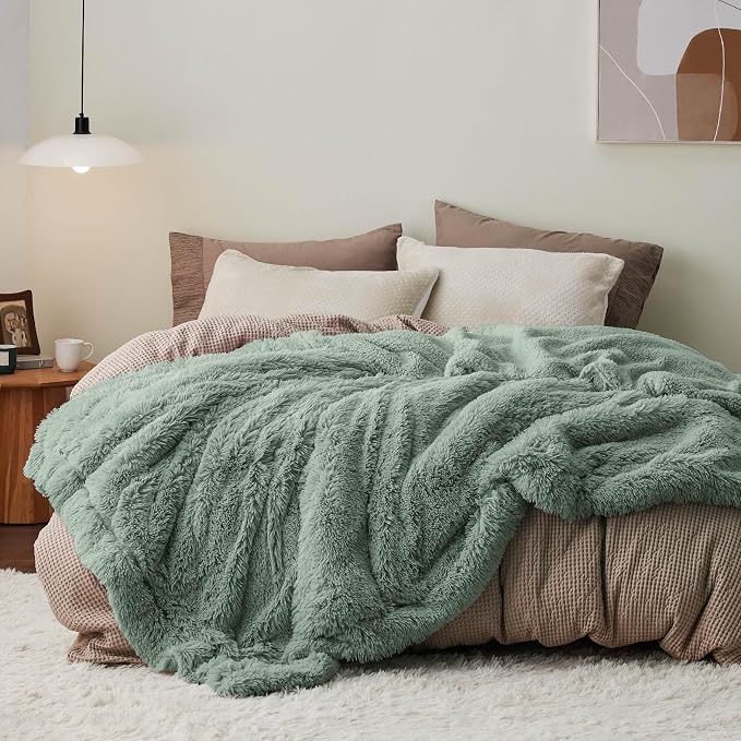 Bedsure GentleSoft Fluffy Sage Green Blankets Queen Size by Unknown