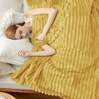 Bedsure Soft Full Size Fleece Blankets - Image 4