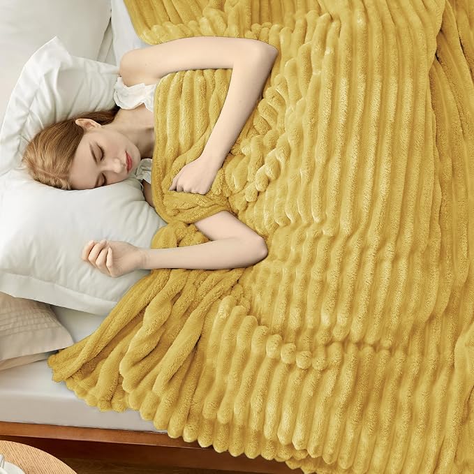 Bedsure Soft Full Size Fleece Blankets - Image 4