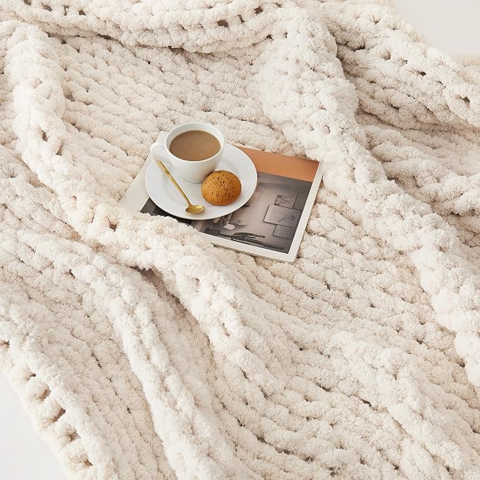 L'AGRATY Chunky Knit Throw Blanket - Image 7