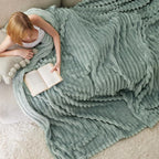 Bedsure Full Size Fleece Blankets - Image 4