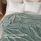 Bedsure Soft Queen Size Blanket - Image 3