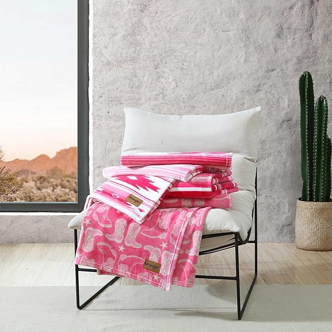 Wrangler - Plush Fleece Throw Blanket, Super Soft Bedding, Dorm Room Essentials - Image 4