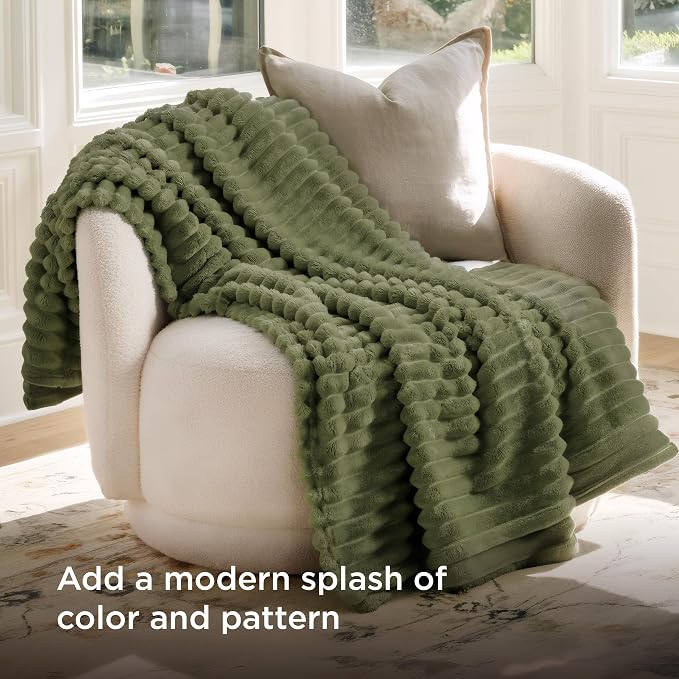 Bedsure Soft Throw Blanket for Couch Decor Gifts Moss 50"x60" | Birthday Gifts - Image 4