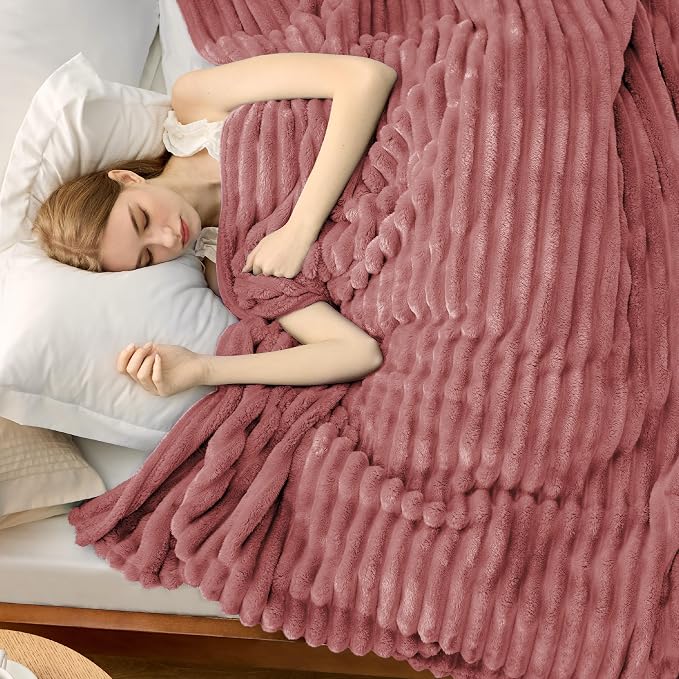 Bedsure Full Size Fleece Blankets - Image 4