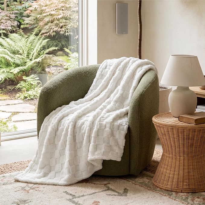 Bedsure GentleSoft White Throw Blanket - Image 8