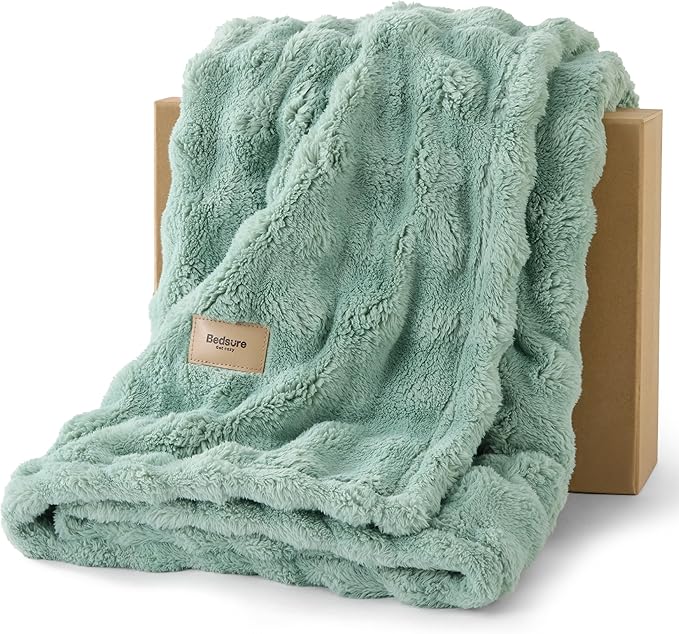 Bedsure Green Twin XL Blankets for Bed by Unknown