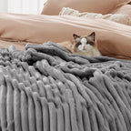 Bedsure Soft Cal King Size Blanket - Image 4