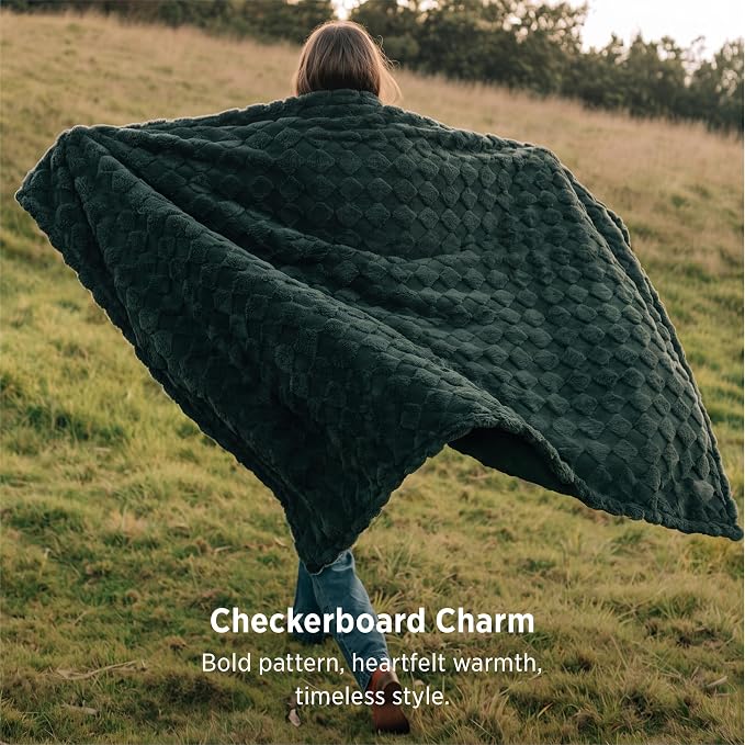 Bedsure GentleSoft Dark Green Spring Throw Blanket - Image 3