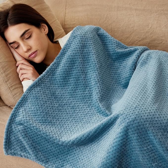 Exclusivo Mezcla Large Waffle Fleece Throw Blanket - Image 2