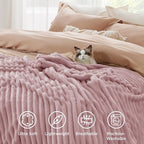 Bedsure Soft Pink Throw Blanket - Image 5
