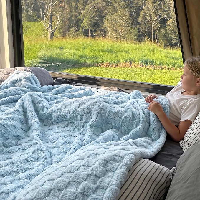 Bedsure GentleSoft Blankets Queen Size - Image 9