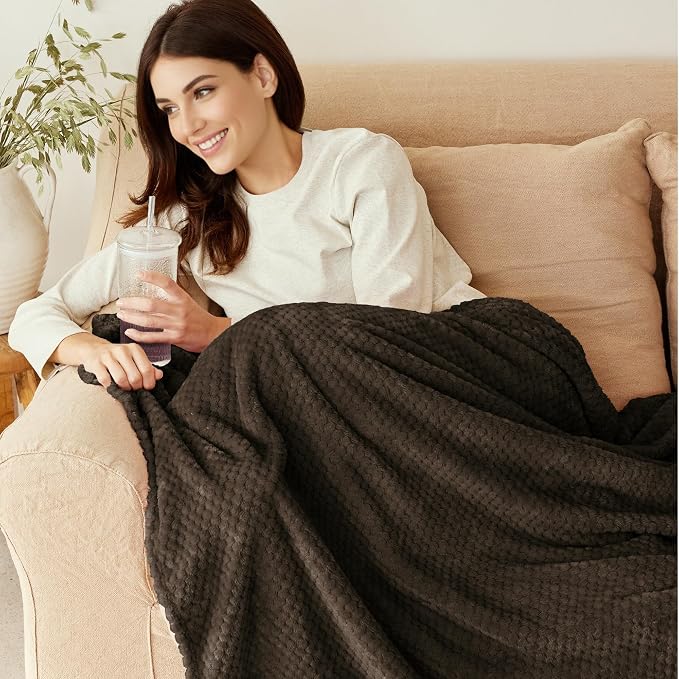Exclusivo Mezcla Large Waffle Fleece Throw Blanket - Image 2